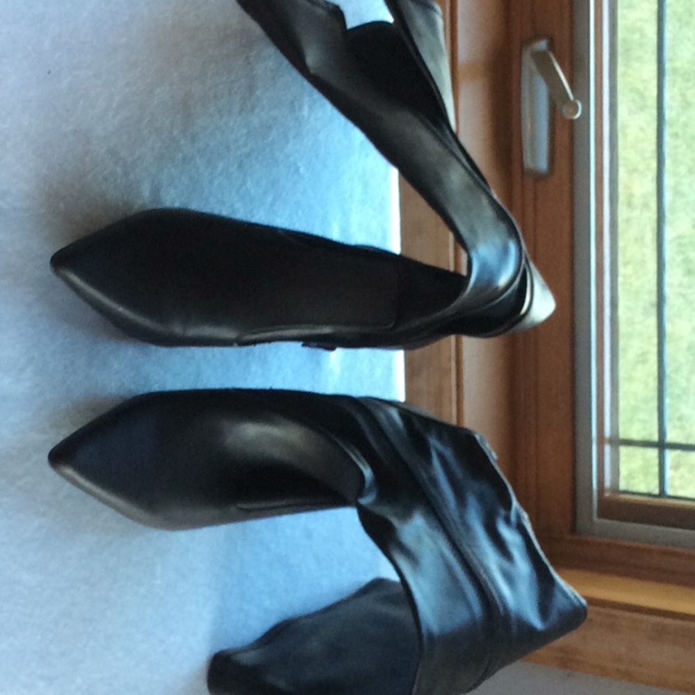 Boots - Picture 3 of 4